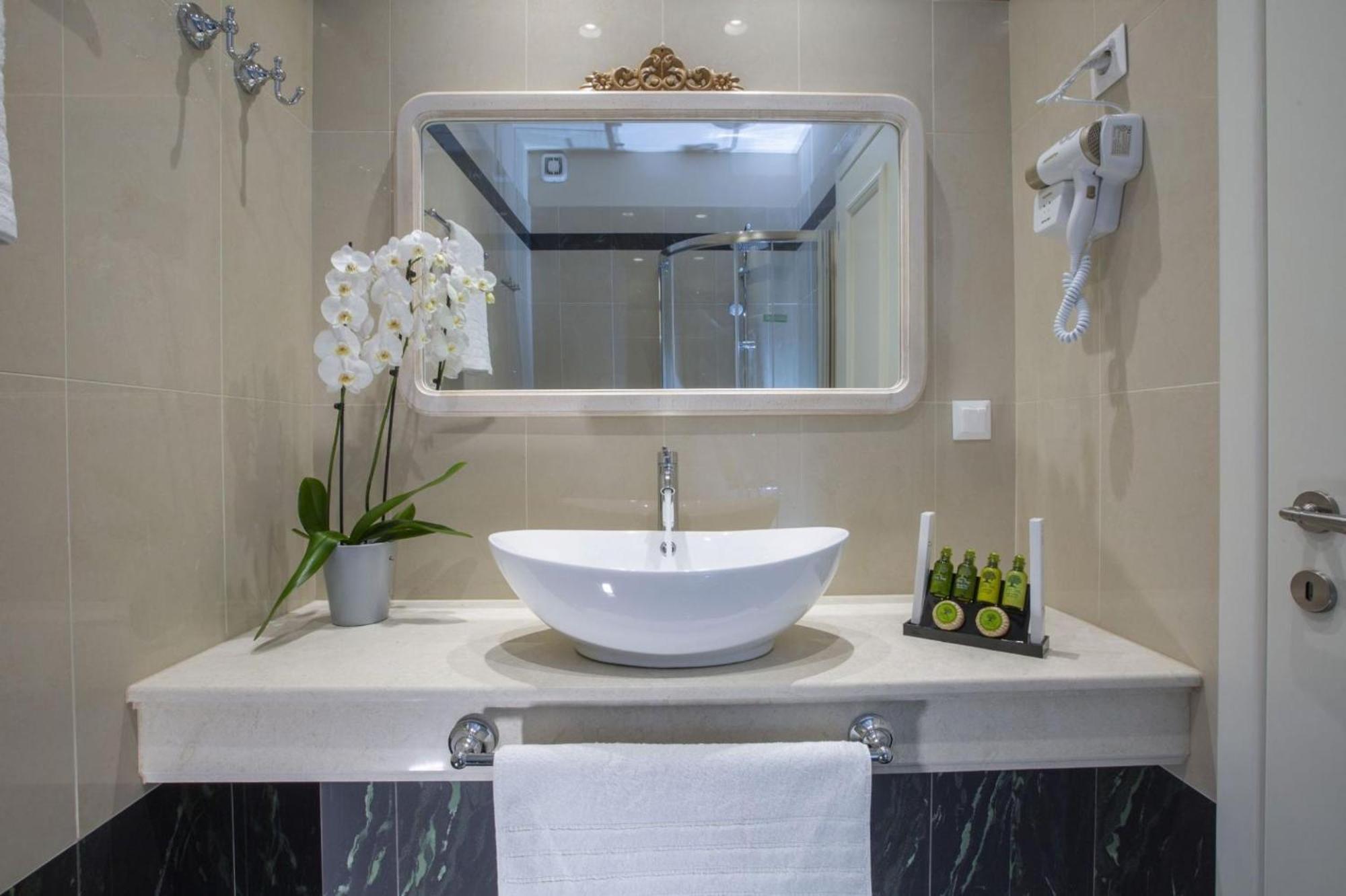 Vk Luxury Suites - Private Parking - Adults Only Нидри Екстериор снимка